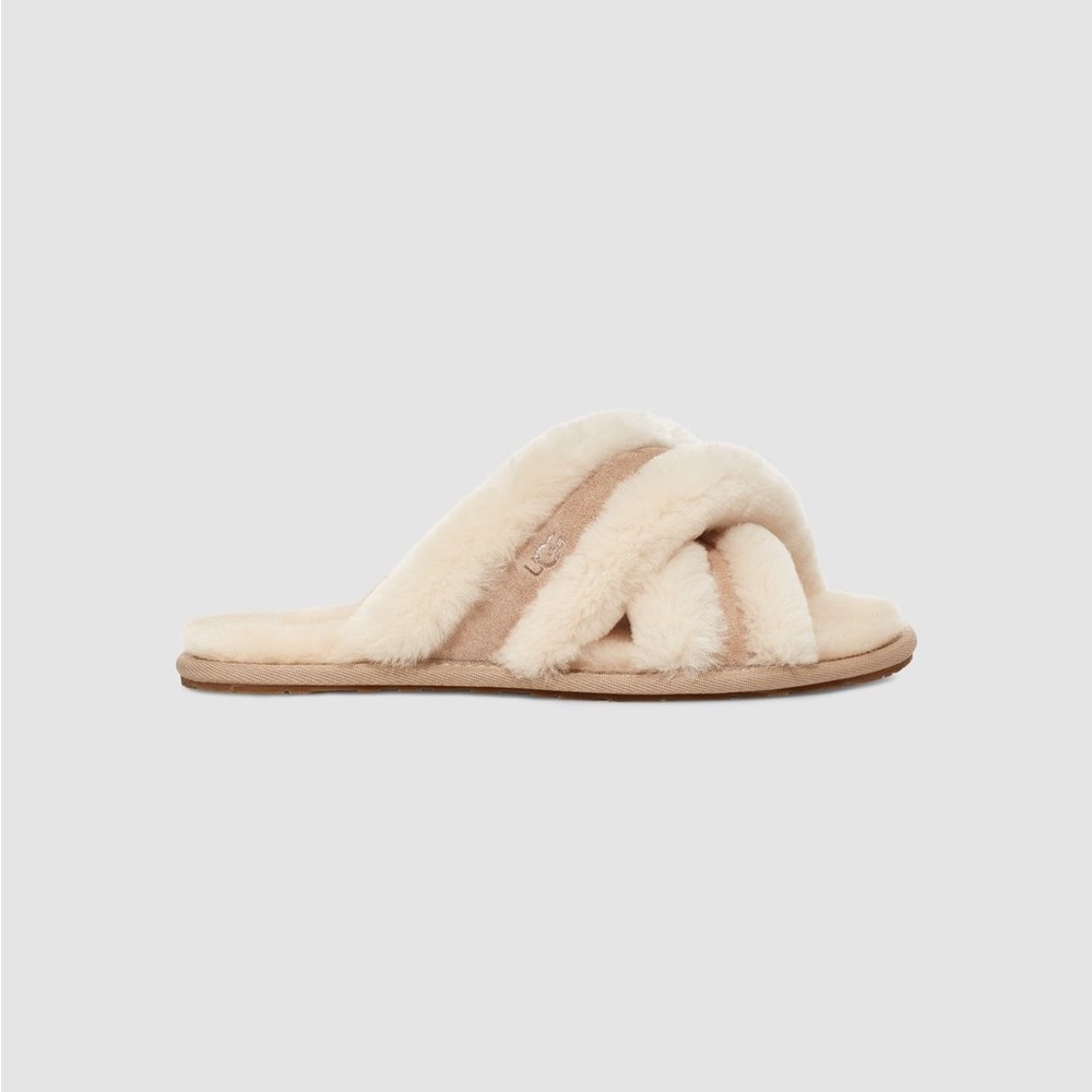 UGG Scuffita slippers barely worn Size 7